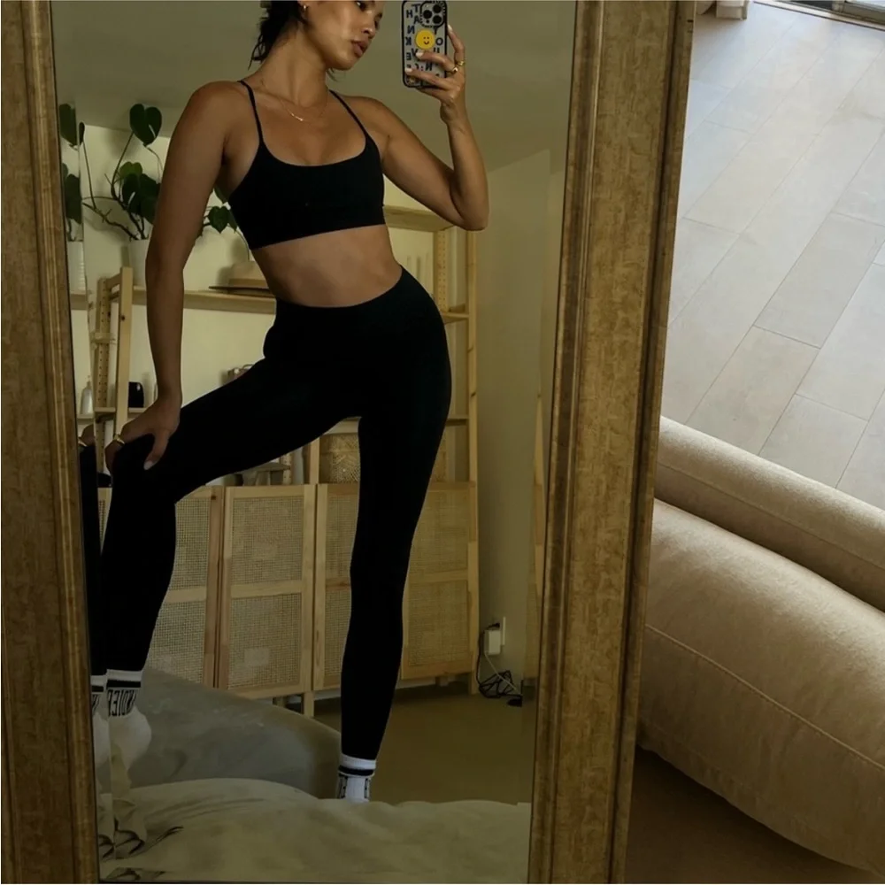 Bandier All Access Black Center Stage Leggings NWT - Picture 3 of 11